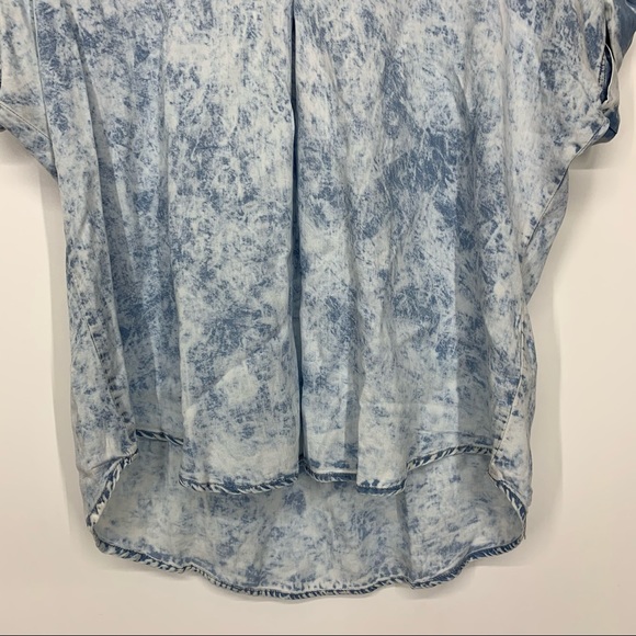 Thread & Supply Retro Acid Wash Blue Cuffed Short Sleeve V-Neck Popover Shirt - Picture 4 of 14